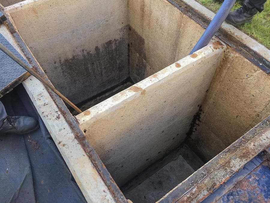 grease trap tank cleaning